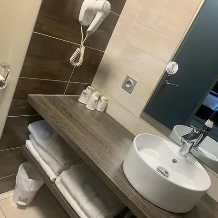 Hotel Restaurant Vesontio 3*